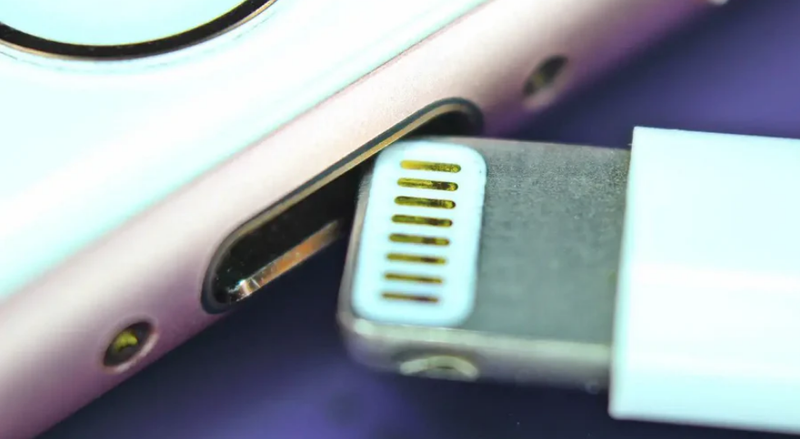 4 Options and Costs for Cell Phone Charging Port Repair